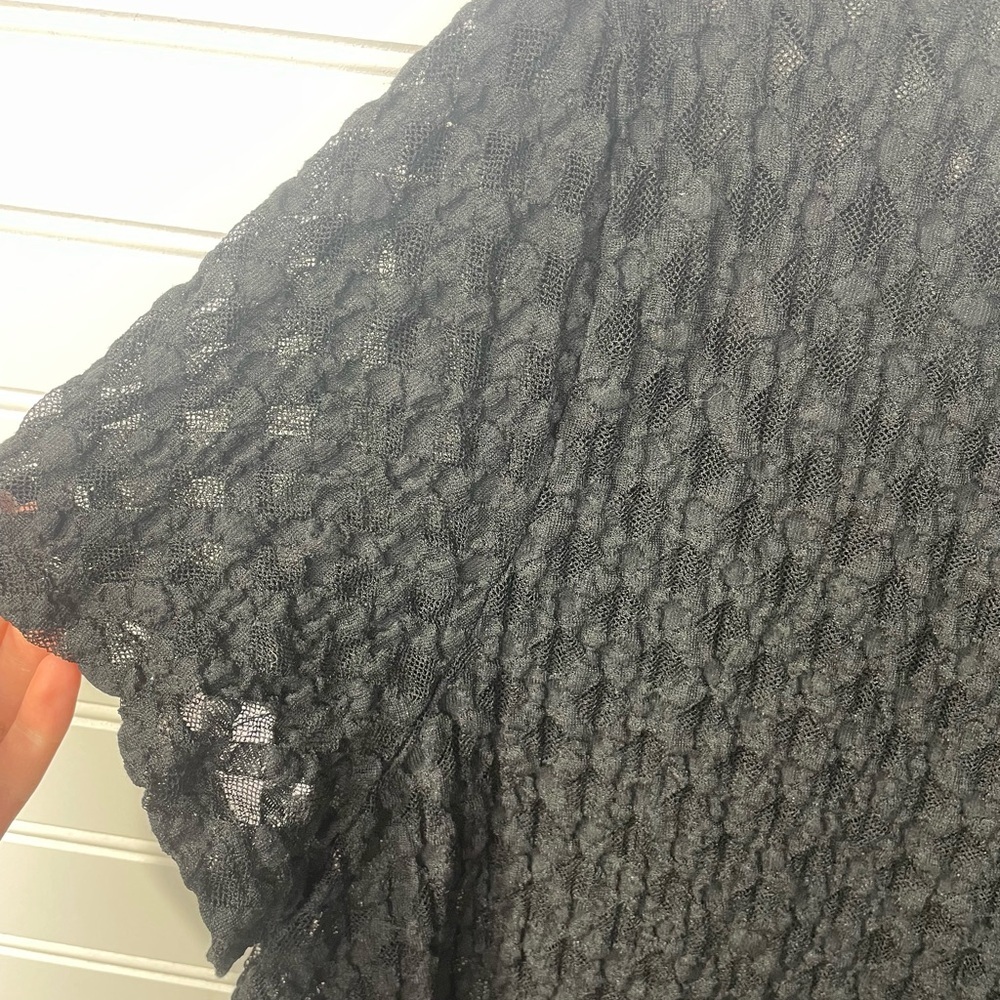 Torrid Black Sheer Textured Short Sleeve Shirt Size 2 Women’s - Picture 4 of 6